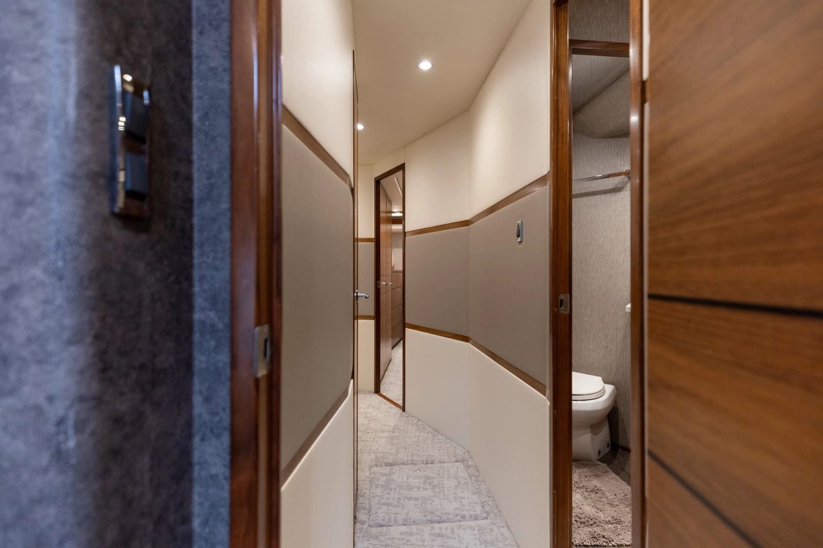 2023 Viking 72 Convertible - Image 28