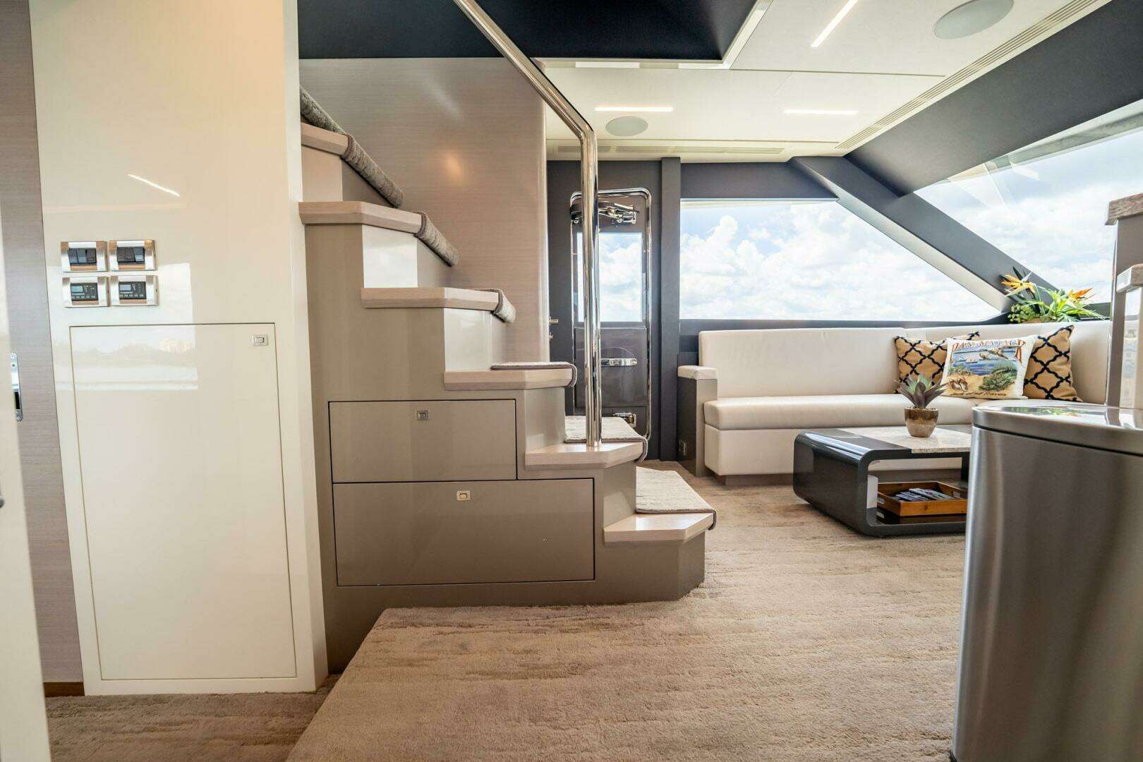 2021 Ocean Alexander 27 Explorer - Image 25