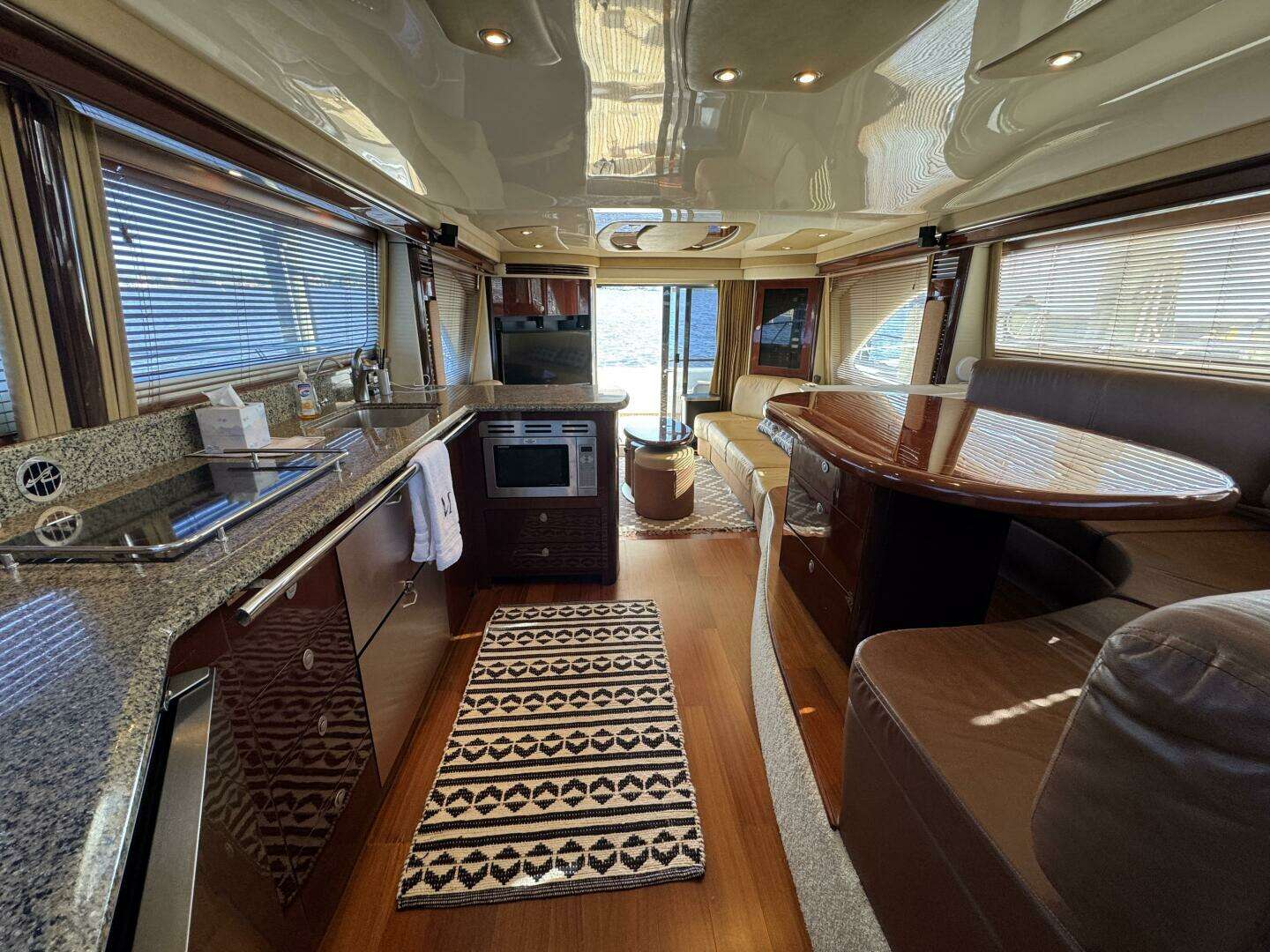 2007 Sea Ray 58 Sedan Bridge - Image 28