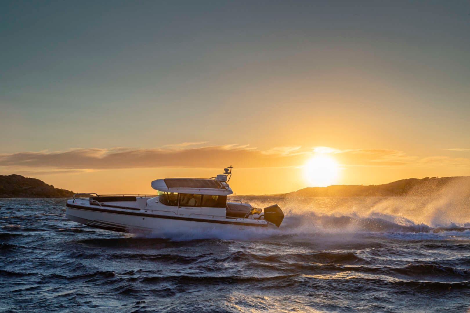 2022 Axopar 28 CABIN - Image 8