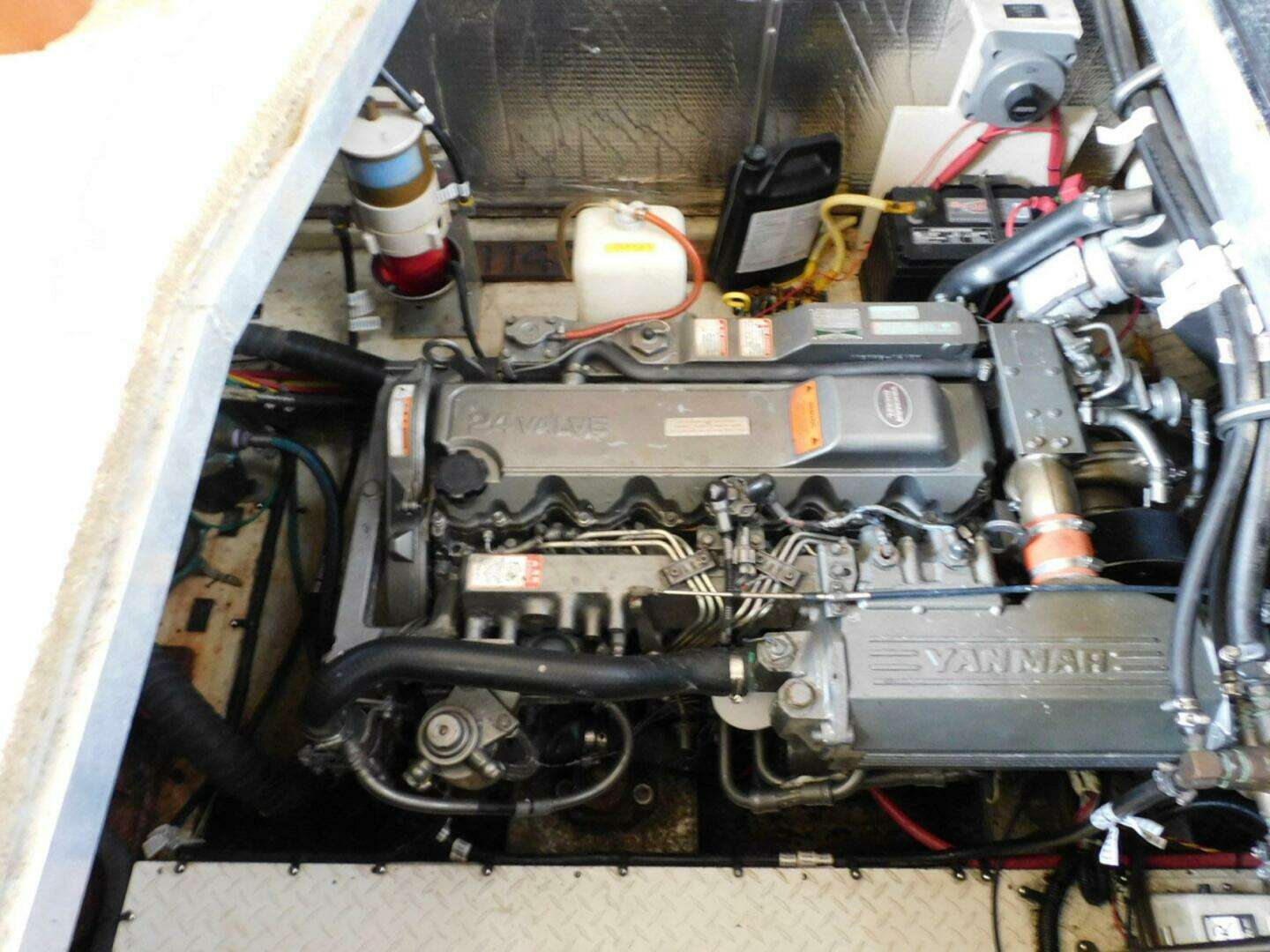 2003 Cruisers Yachts 3750 Motoryacht - Image 34