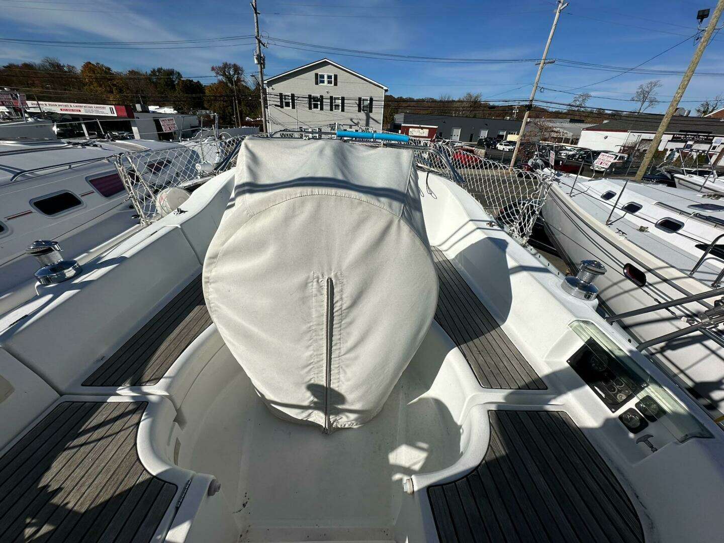 2000 Beneteau 331 - Image 12