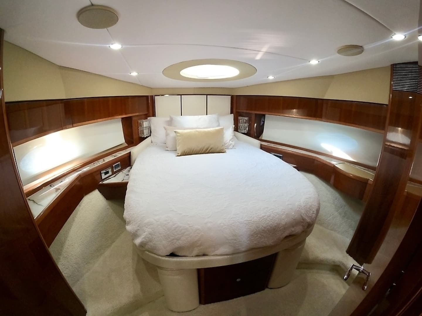 2009 Princess F54 flybridge - Image 37