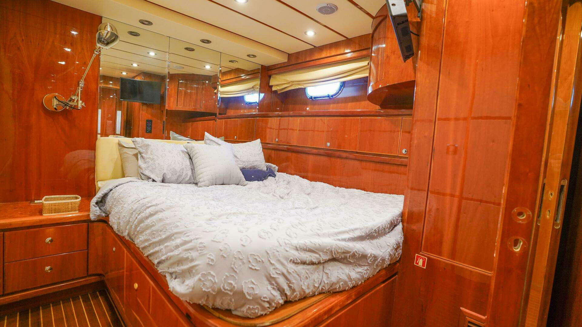2001 Motor Yacht 82MY - Image 37