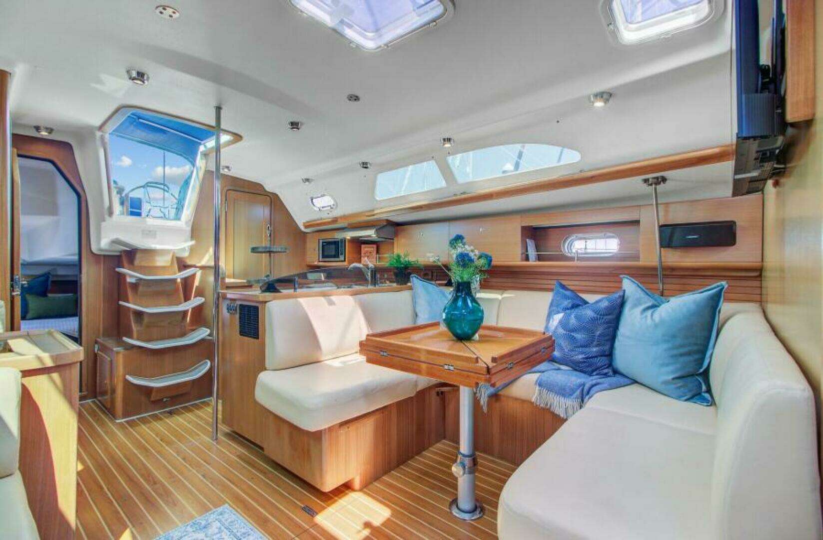 2011 Catalina 445 - Image 29