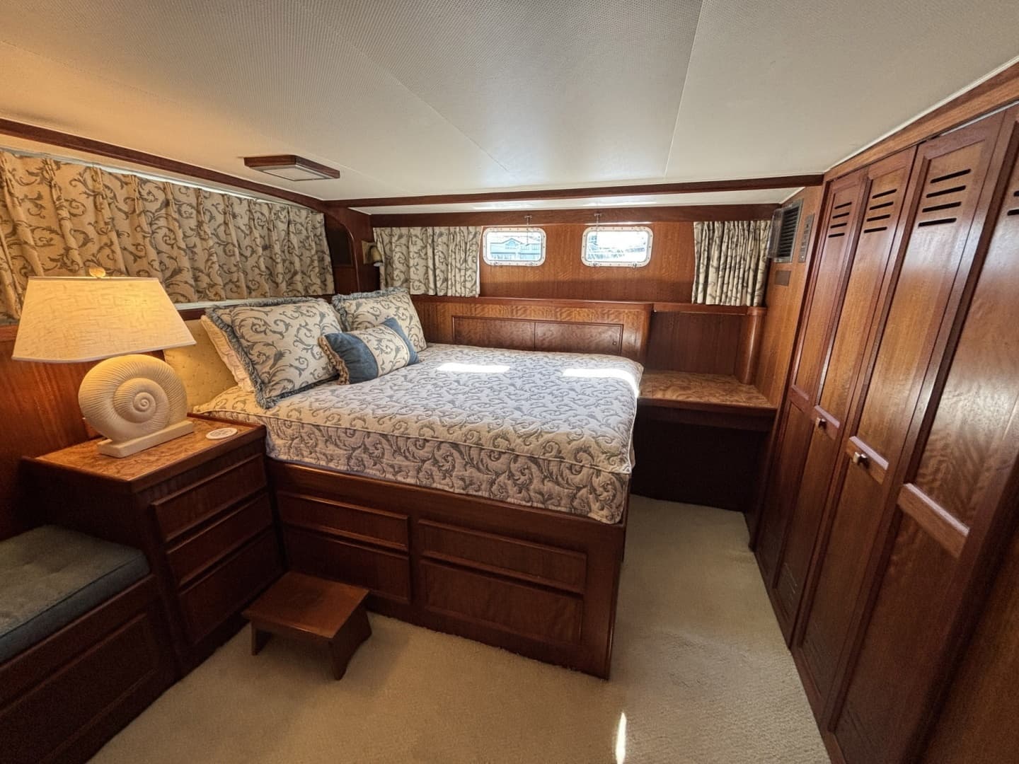 1979 Hatteras Motor Yacht - Image 36