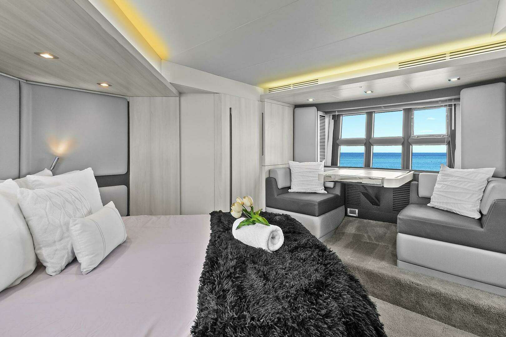 2021 Fairline Squadron 68 - Image 23