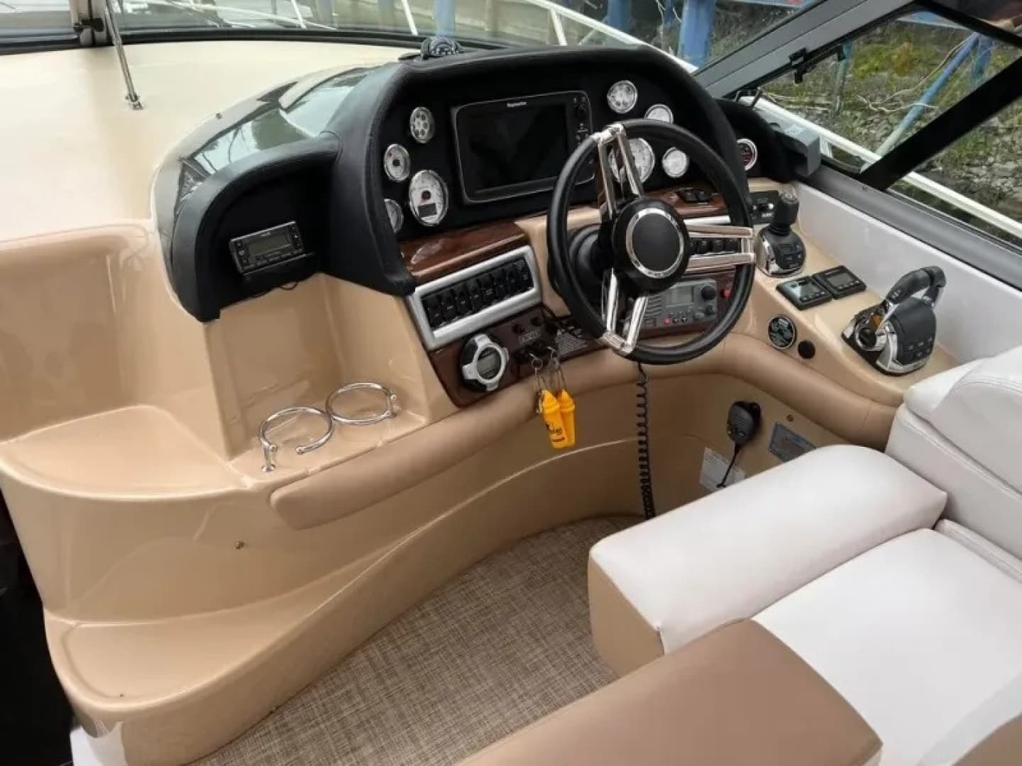 2015 Four Winns 375 Vista - Image 18