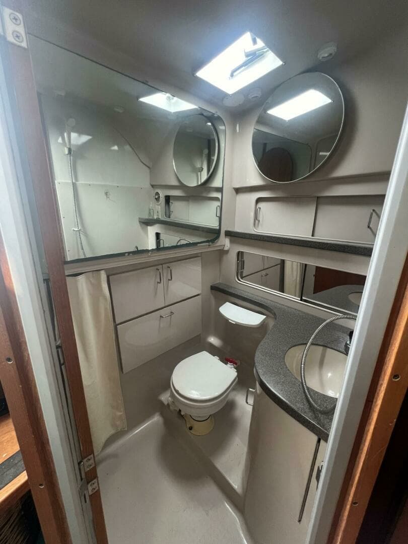 1995 Luhrs 32 Open - Image 18