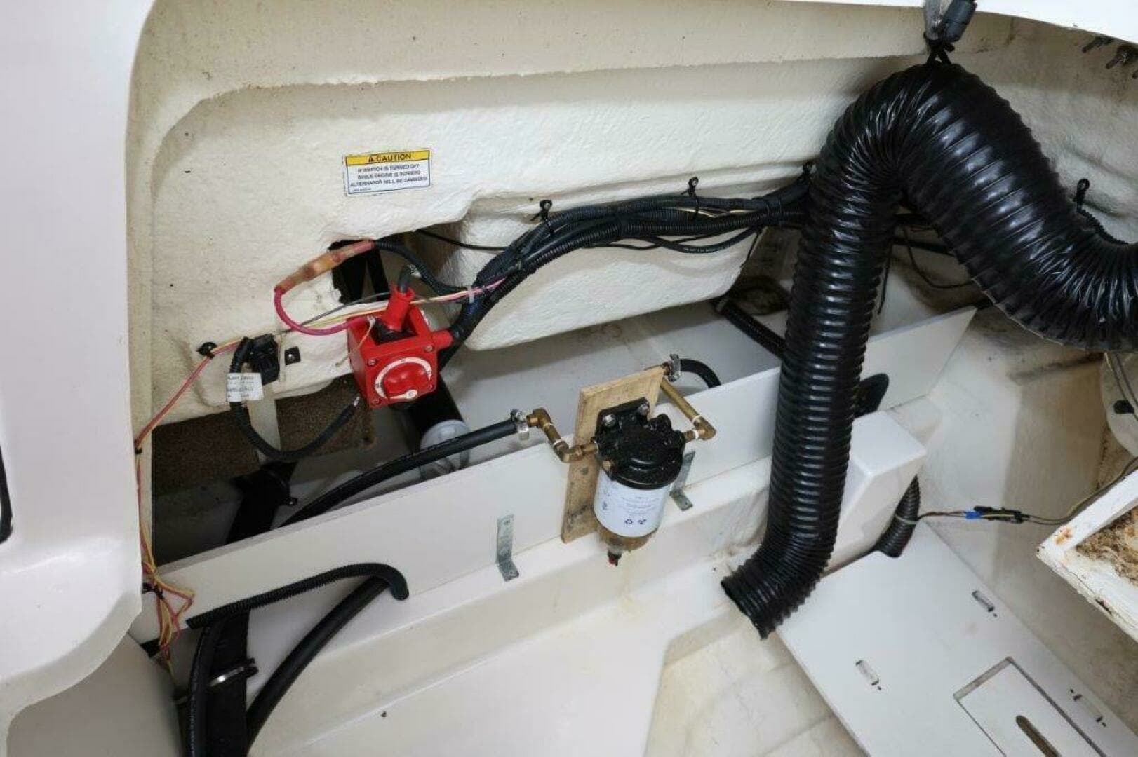 2019 Bayliner VR5 Bowrider OB - Image 4