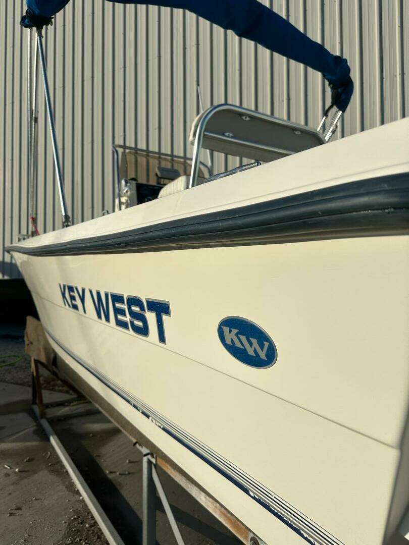 2001 Key West 1900 Sportsman - Image 8