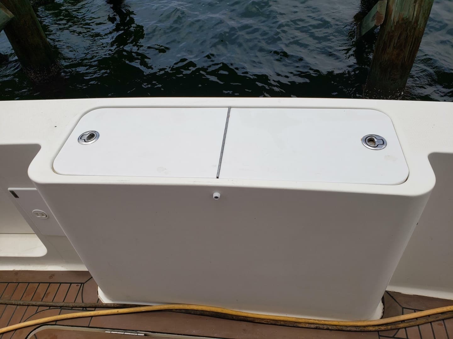 2006 Silverton 34 Convertible - Image 23