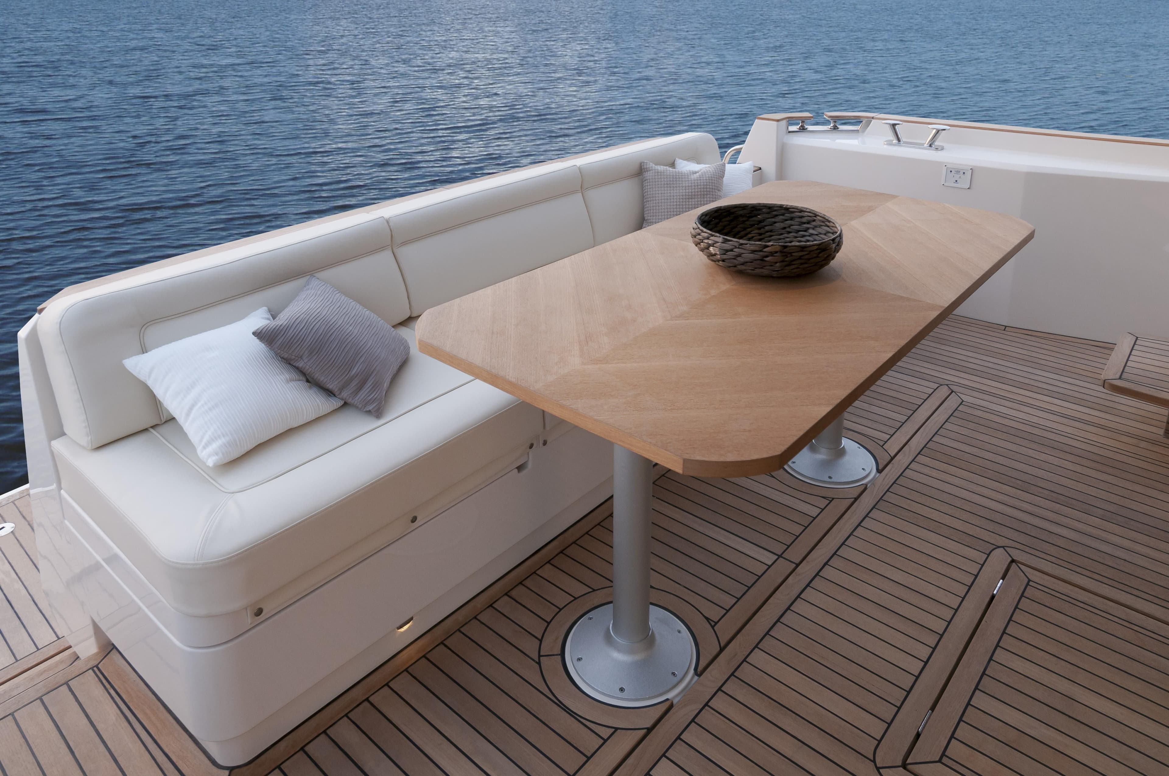 Cockpit table
