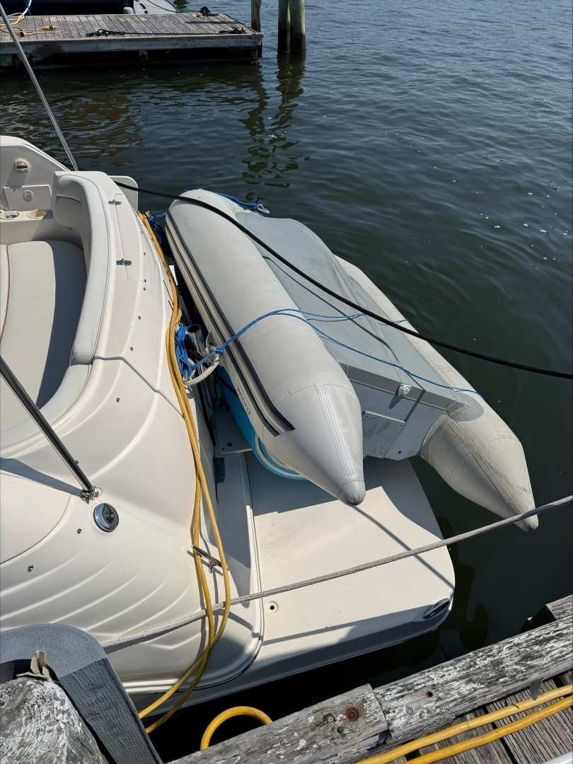 2005 Rinker Fiesta Vee 32 - Image 10