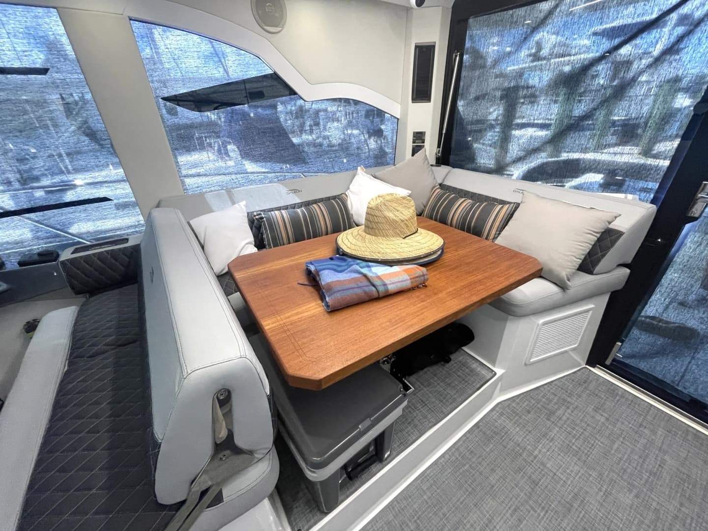 2020 Galeon 425 HTS - Image 9