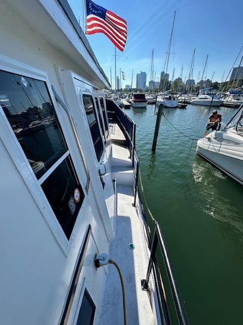 2004 Diesel Duck 38 Trawler - 13