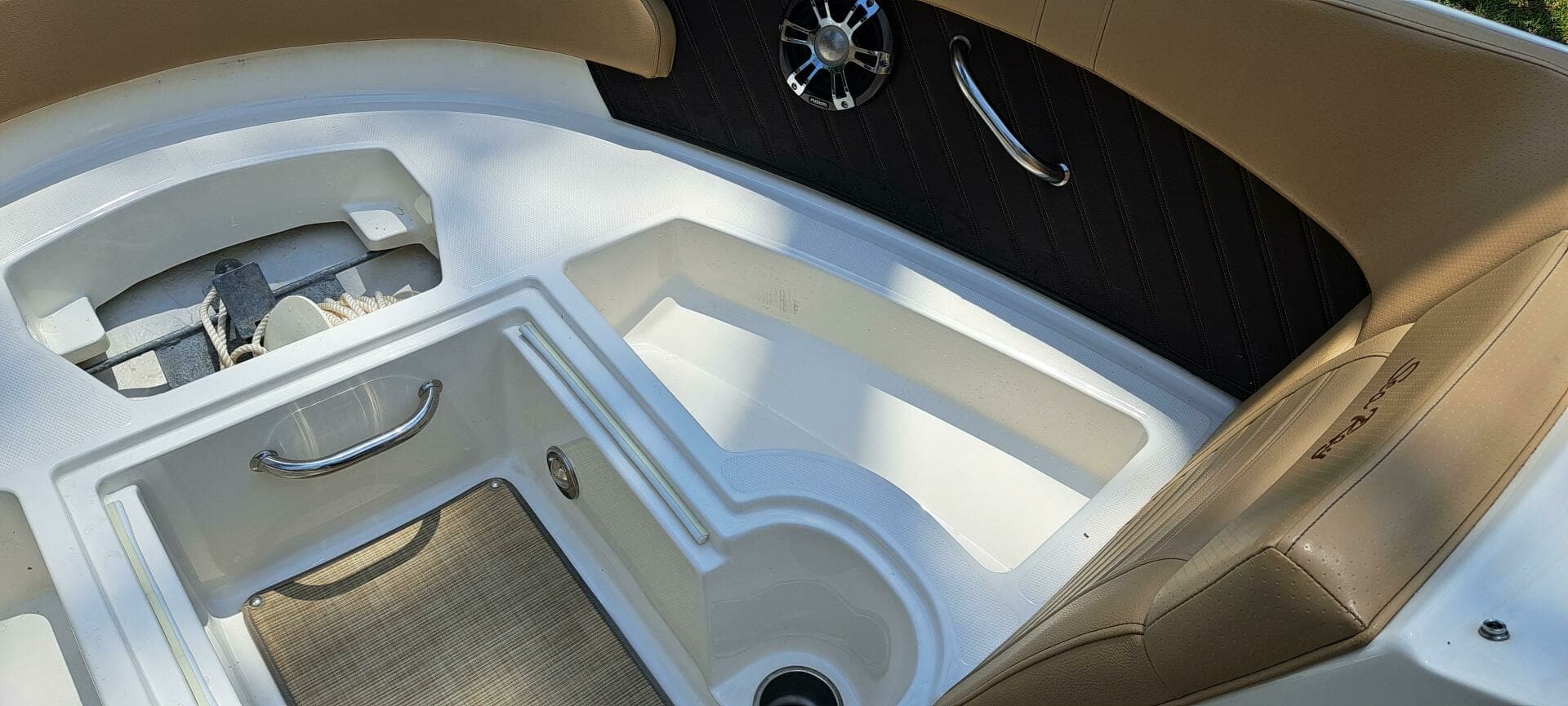 2019 Sea Ray SPX 230 OB - Image 31