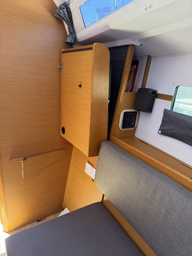 2015 Jeanneau 349 - Image 45