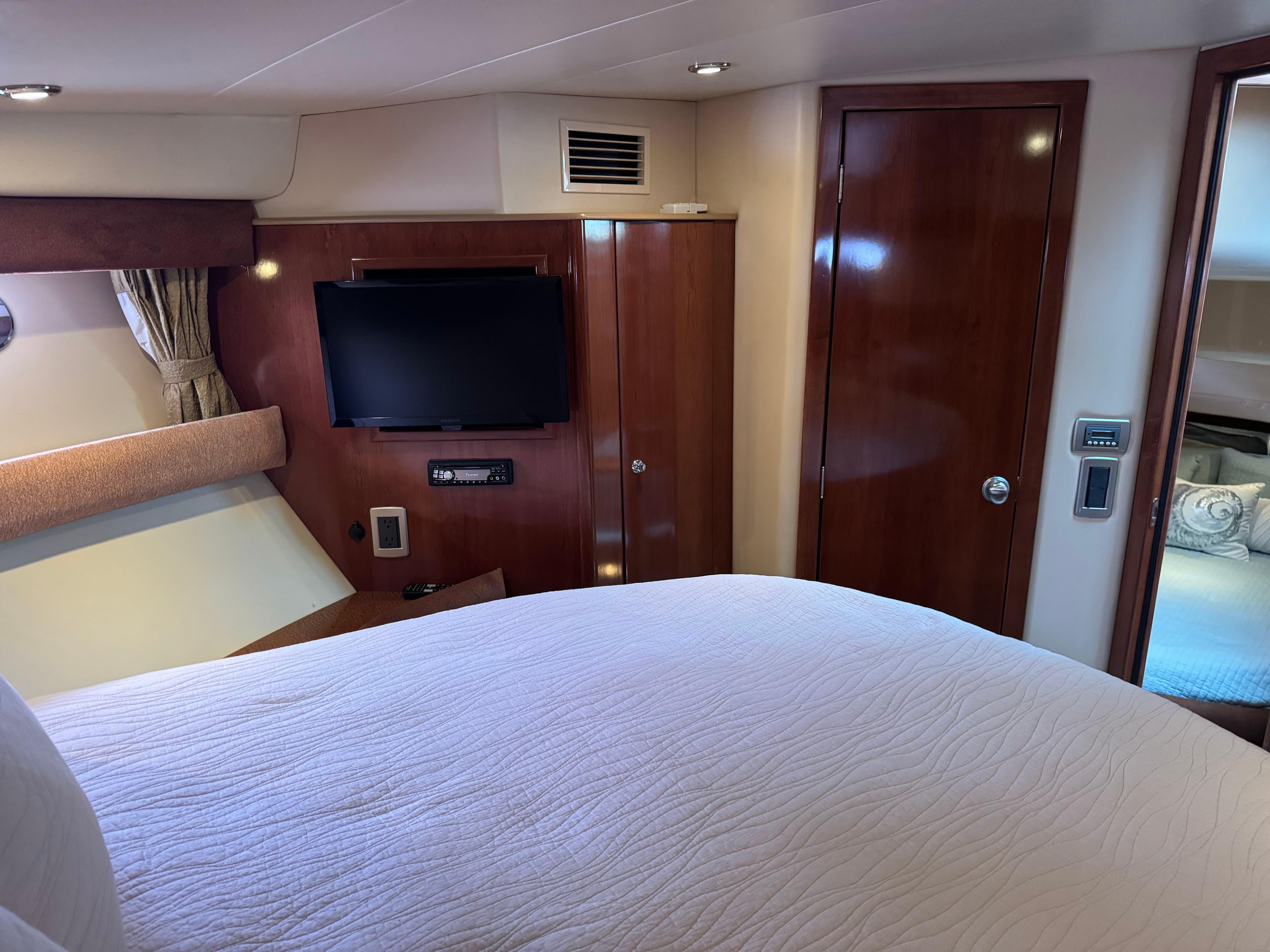 2008 Meridian 391 Sedan - 30
