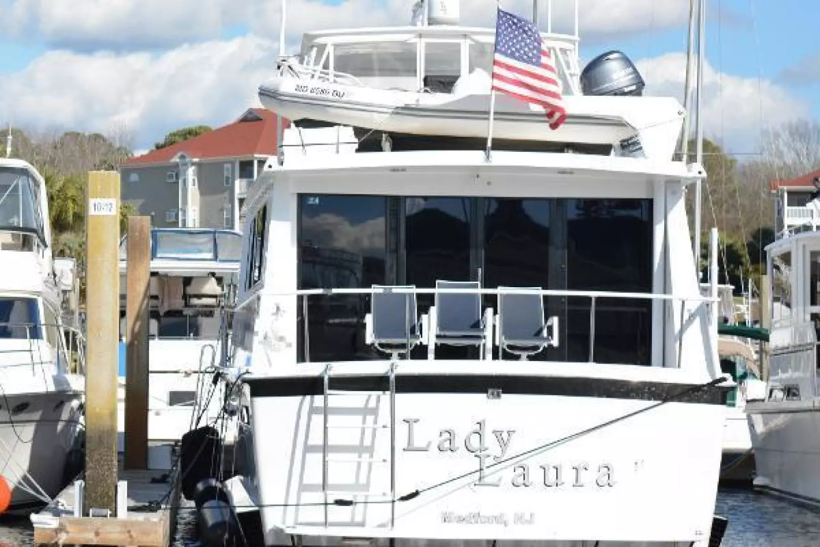 1989 Viking Motor Yacht - Image 7