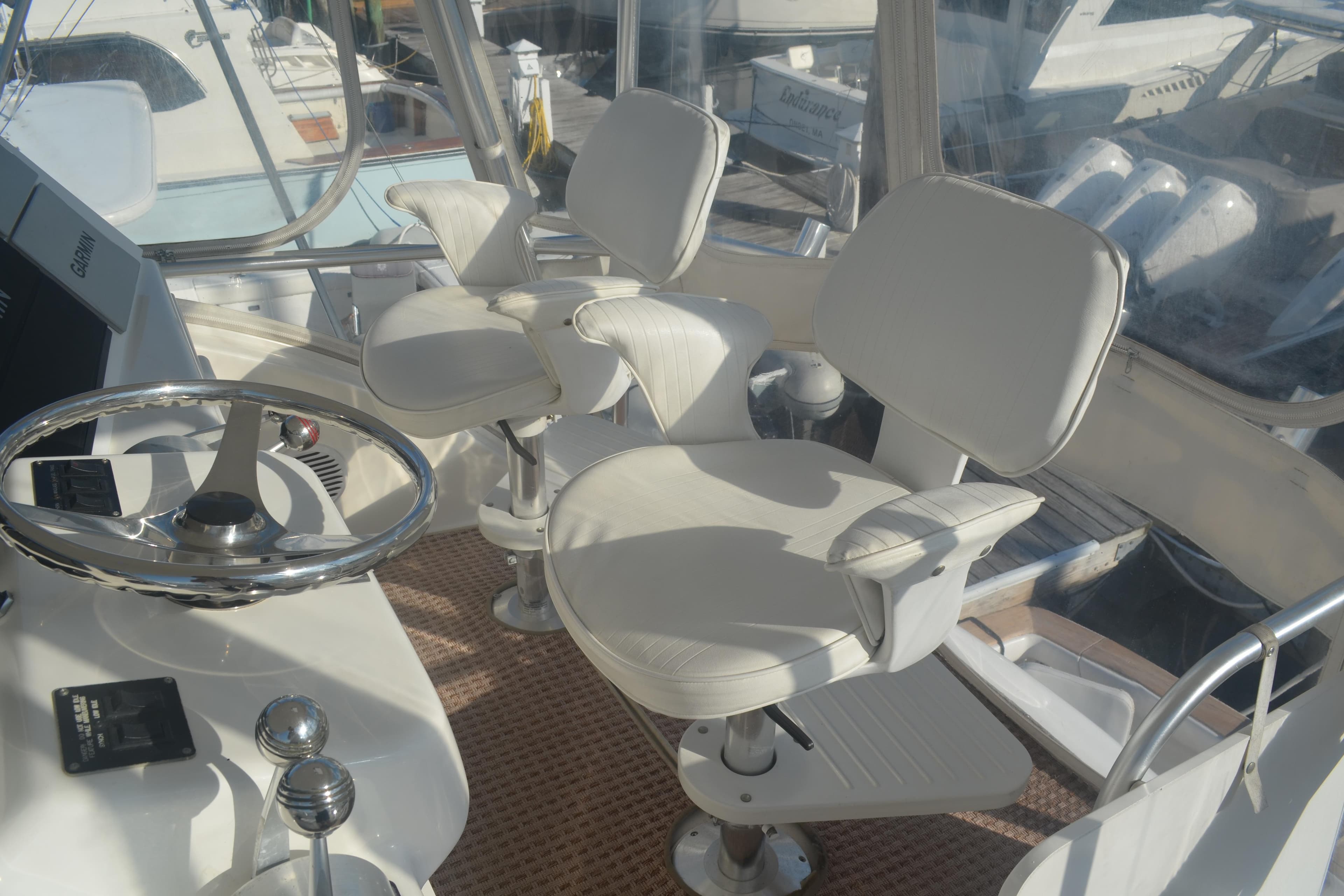 Helm seating