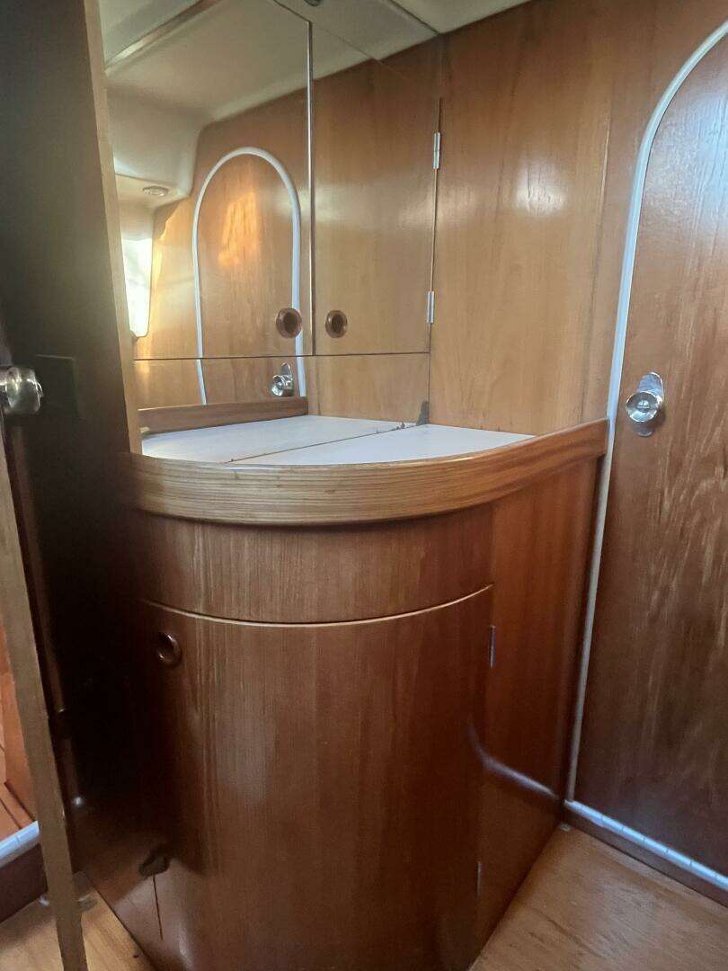 1990 Beneteau — - Image 31