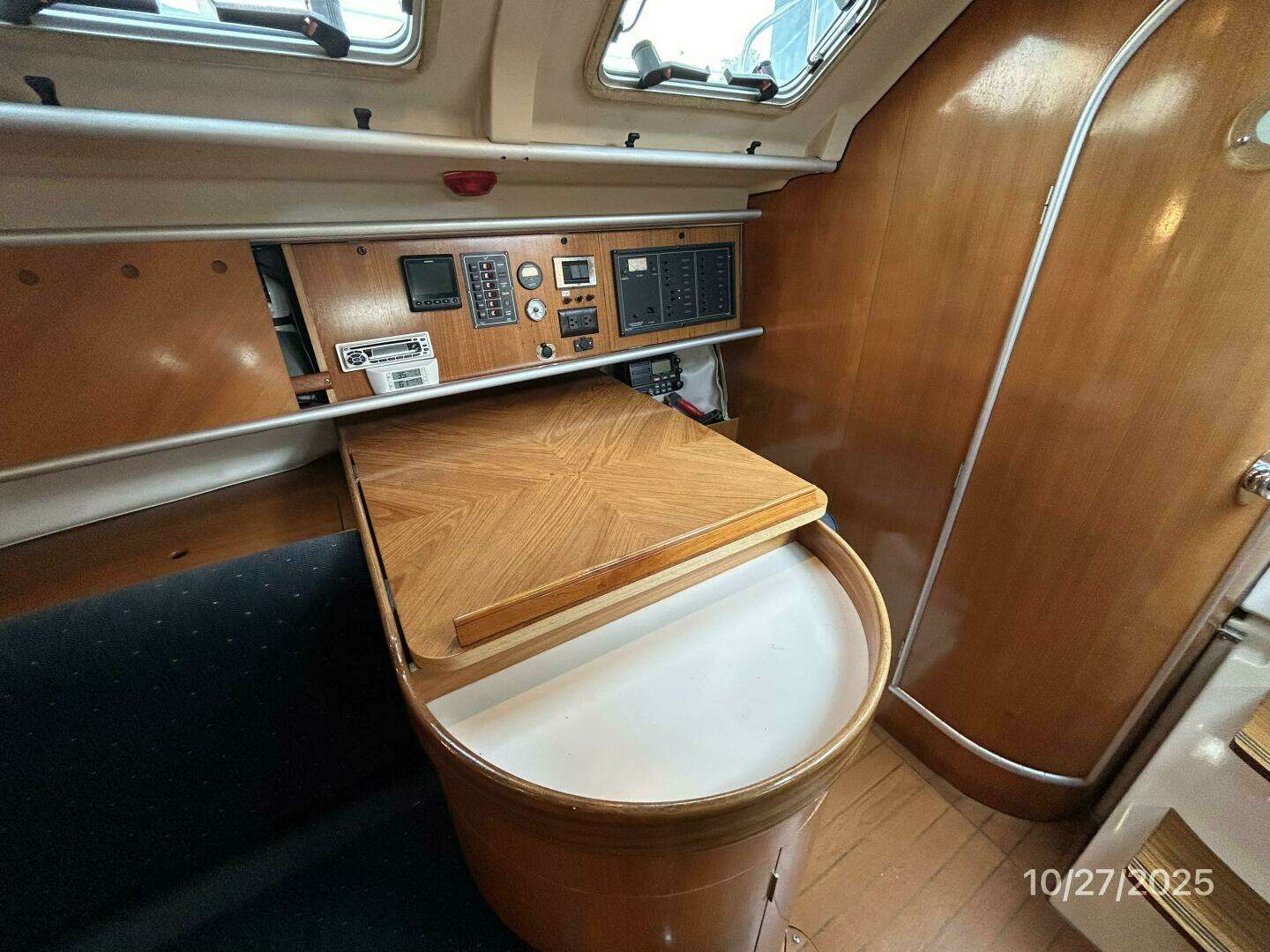 1992 Beneteau 38s5 - Image 42