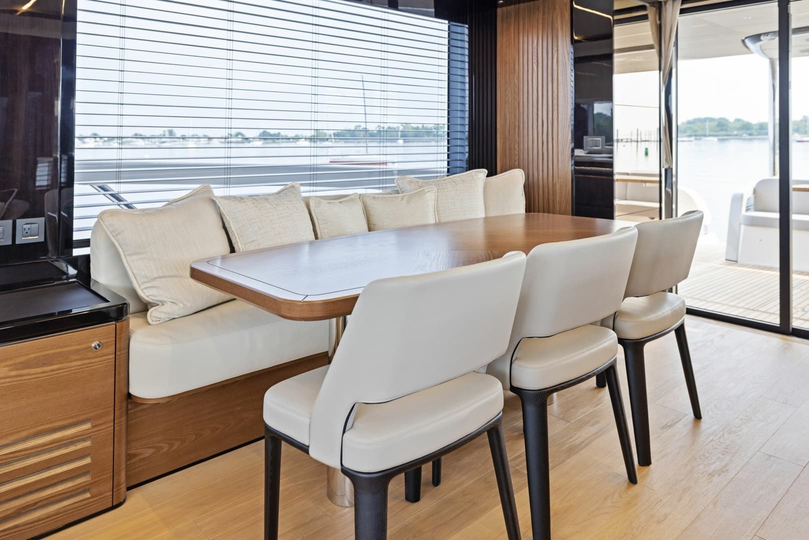 2024 Absolute Navetta 64 - Image 41