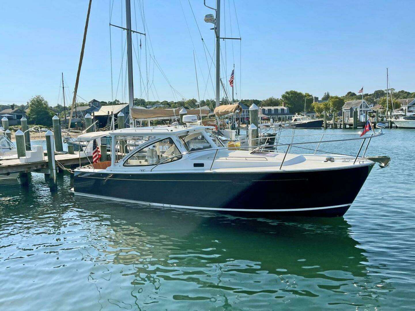 2007 MJM 34z Hard Top Express - Image 2