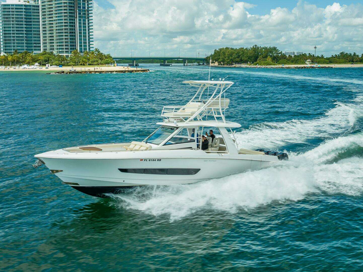 2016 Boston Whaler — - Image 26