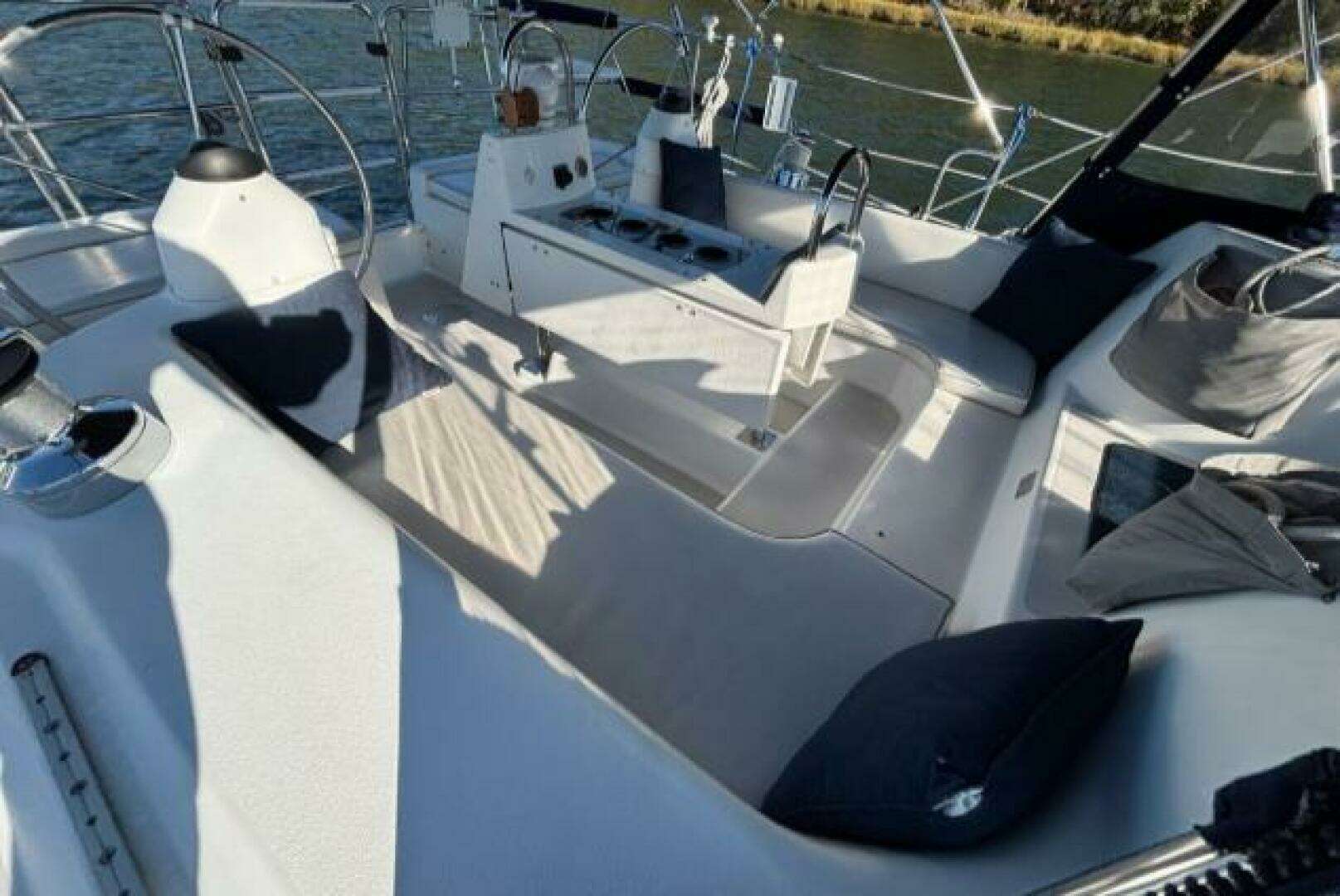 2004 Catalina 400 - Image 26