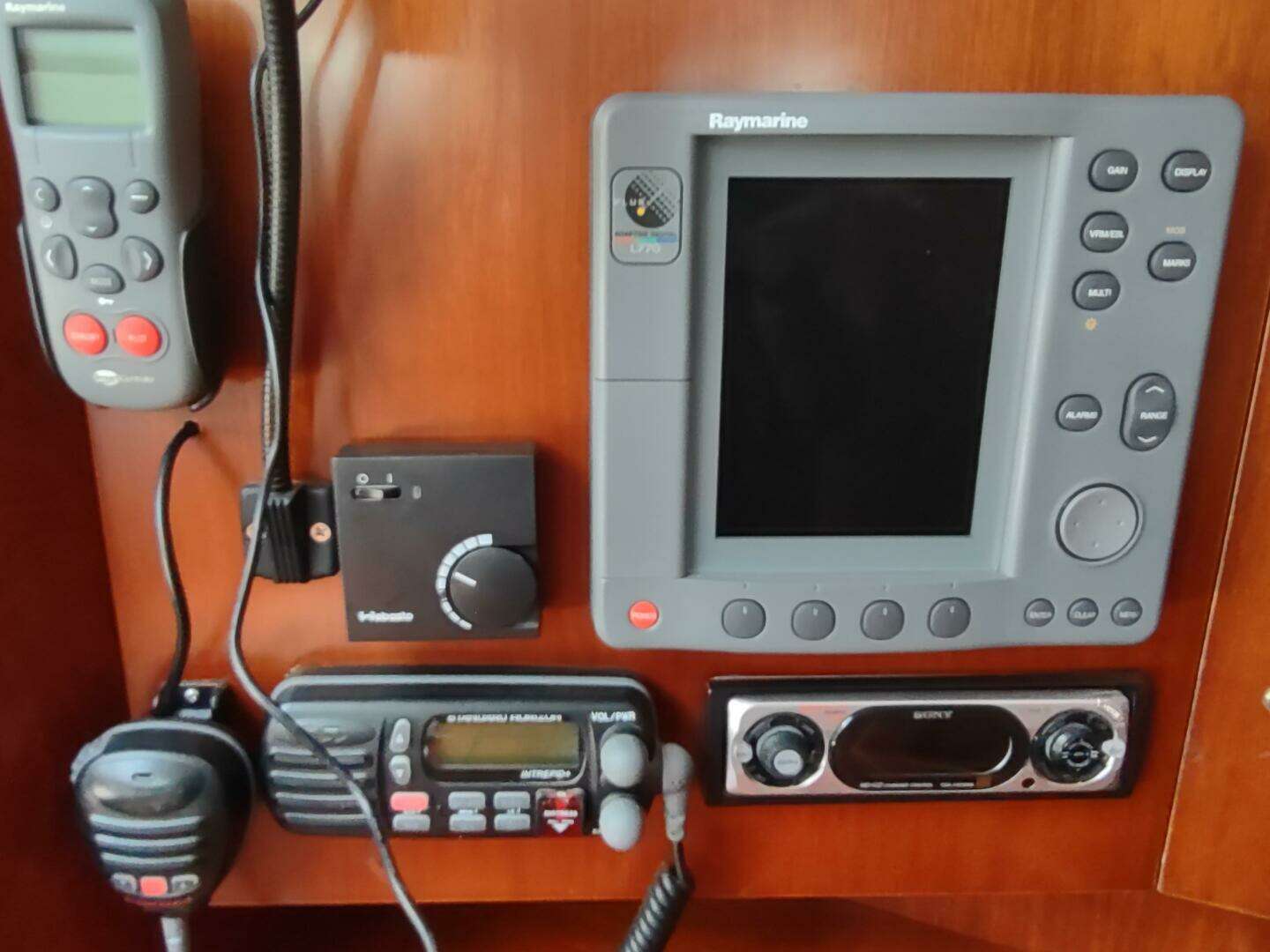 2004 Beneteau 393 - Image 30