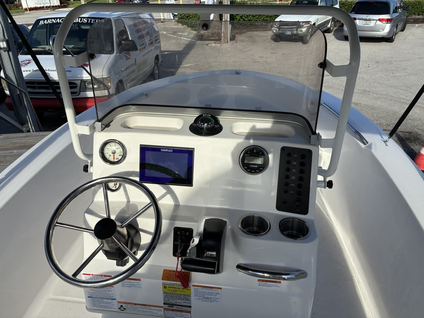 2025 Robalo R160 Center Console - Image 7