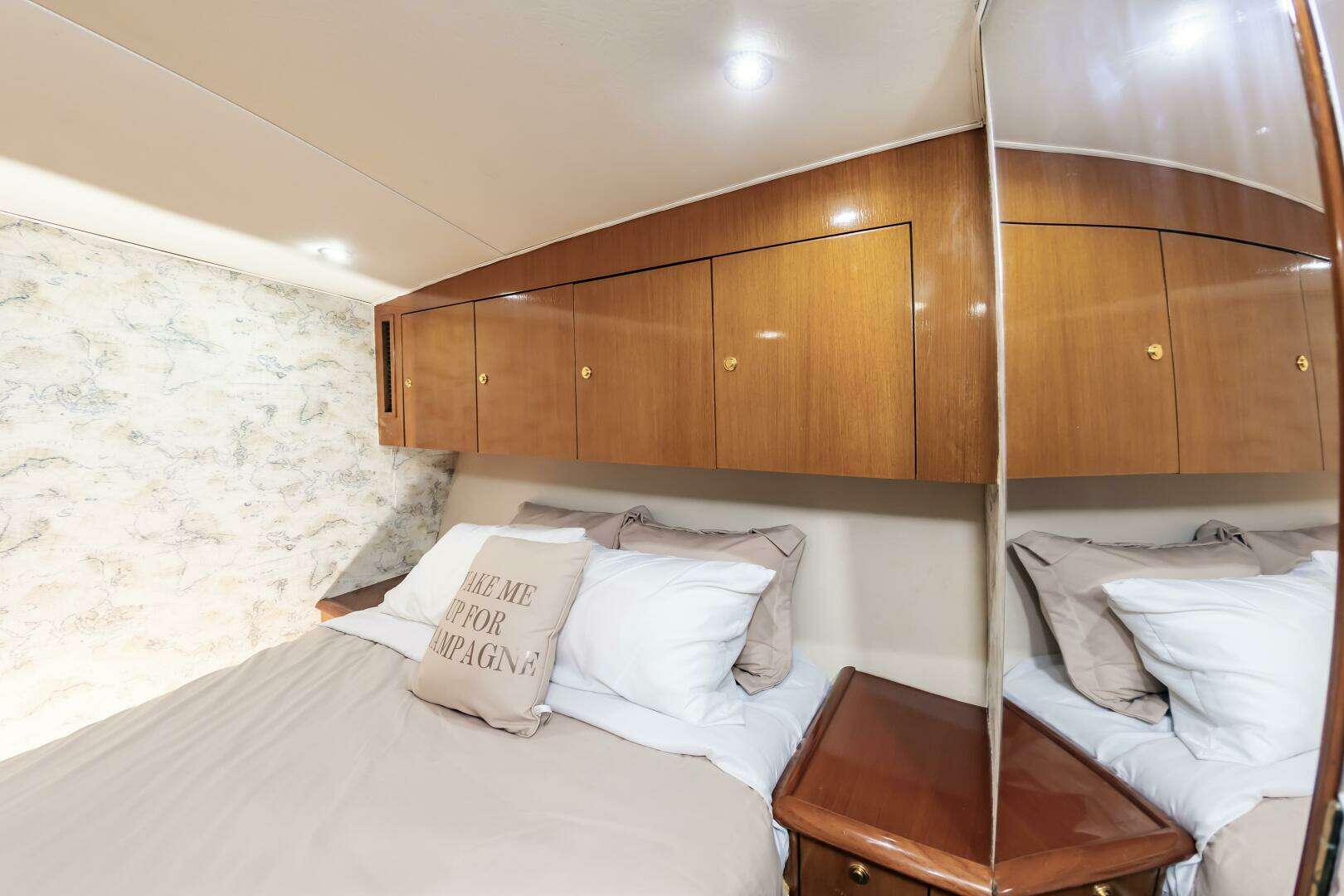 2001 Ocean Yachts 52 SUPER SPORT - Image 39