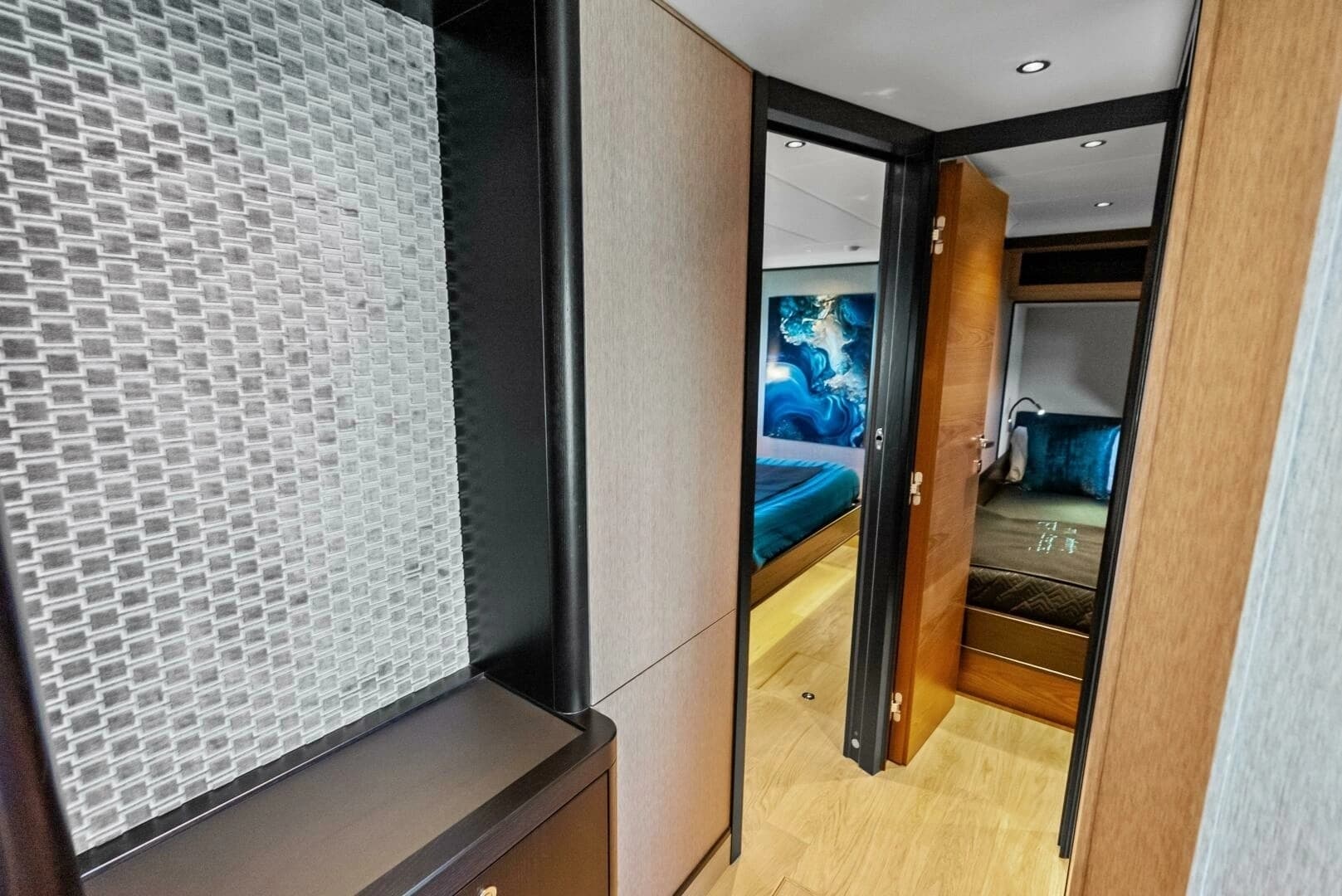 2025 Absolute 75 Navetta - Image 19
