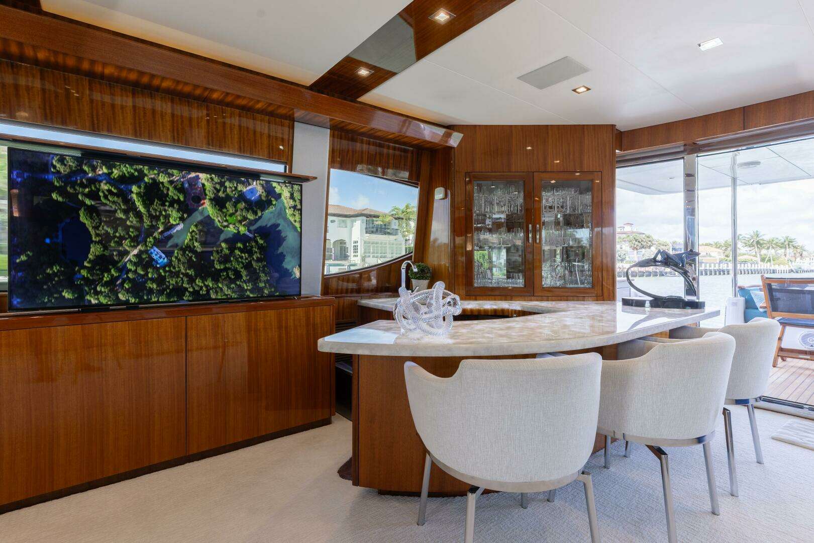 2014 Hatteras 80 - Image 16