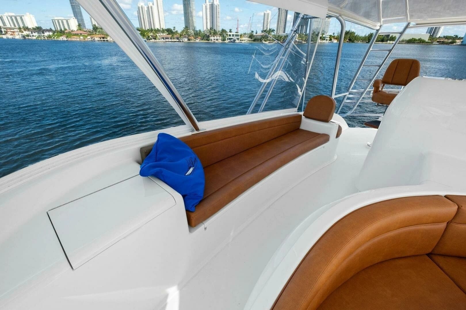 2012 Viking 82 Convertible - Image 88