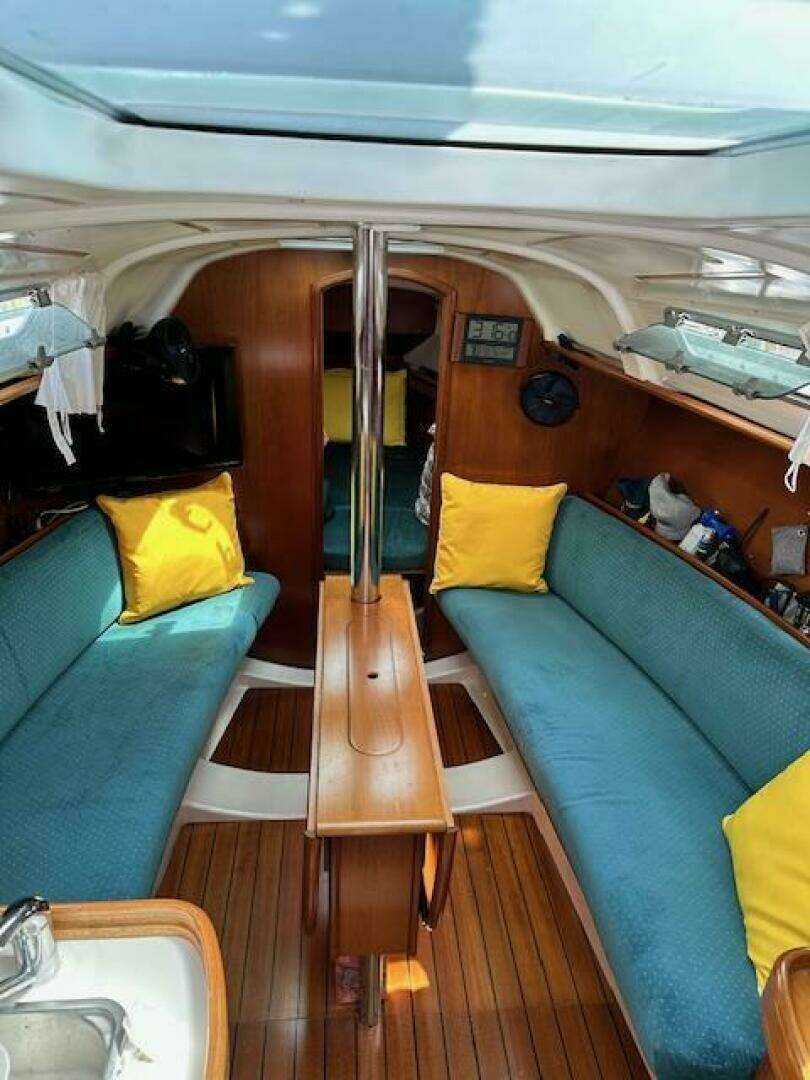 2000 Beneteau Oceanis 311 - Image 26