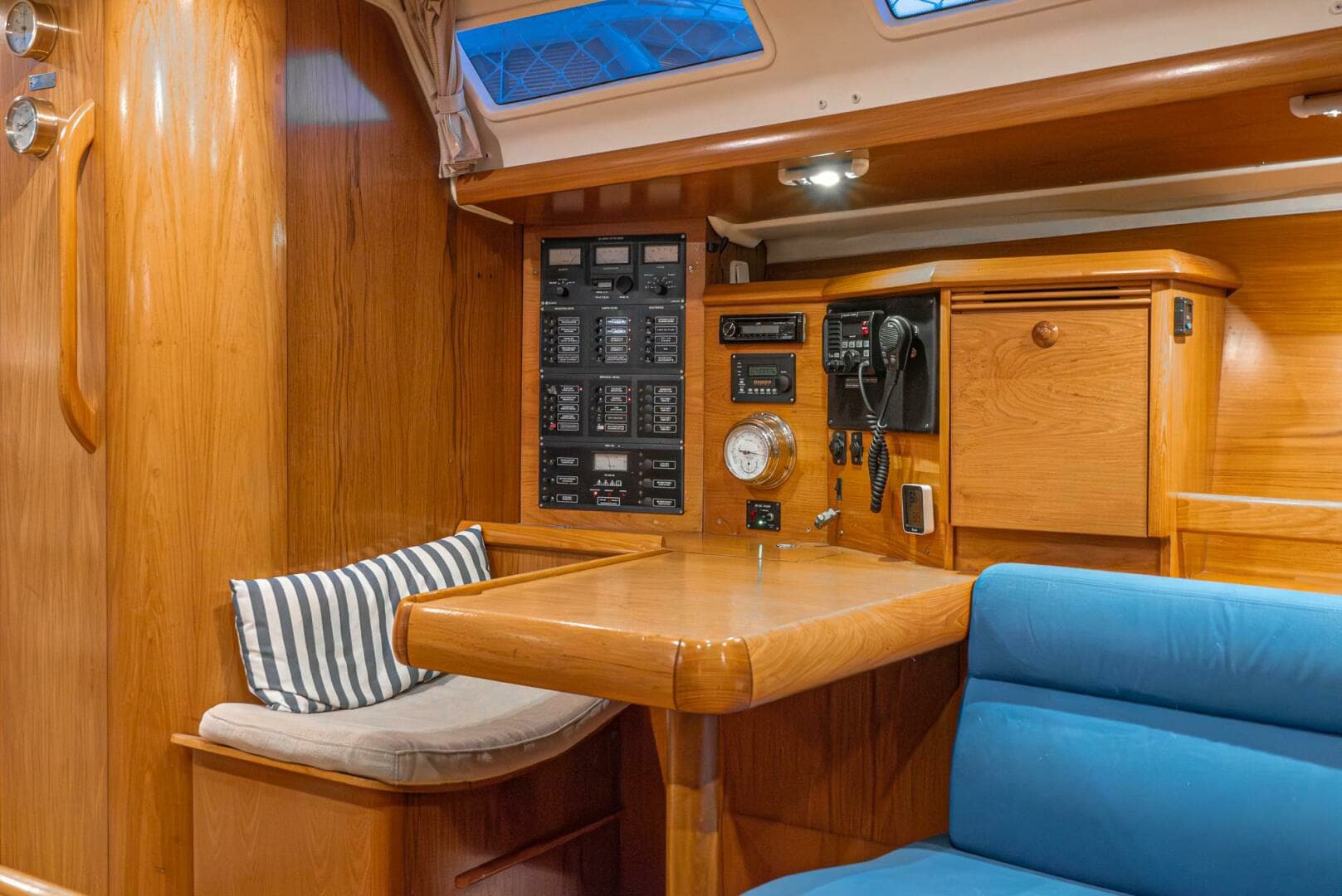 2001 Jeanneau 43 Sun Odessey - Image 41