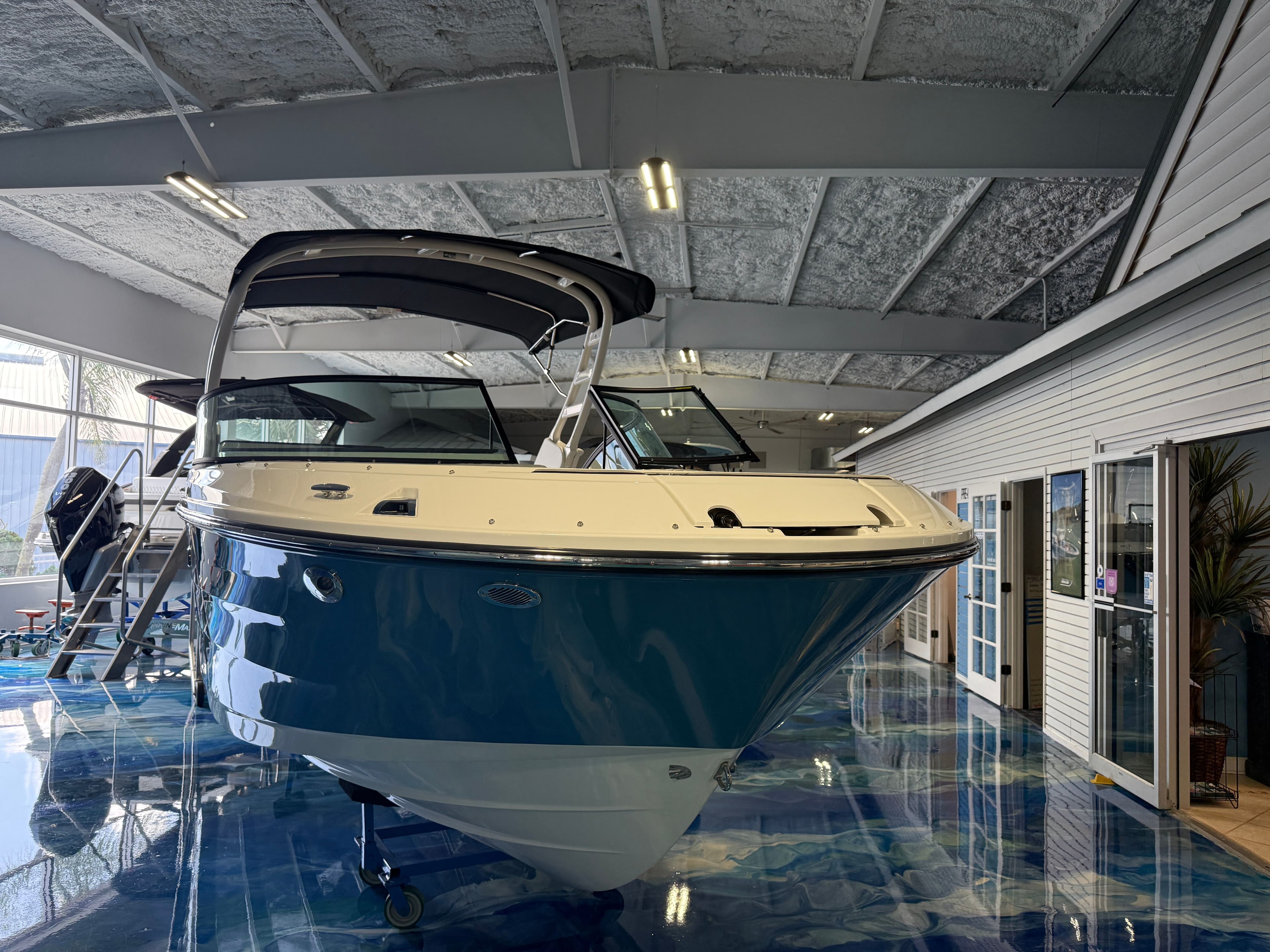 2026 Sea Ray SDX 230 Outboard - 2