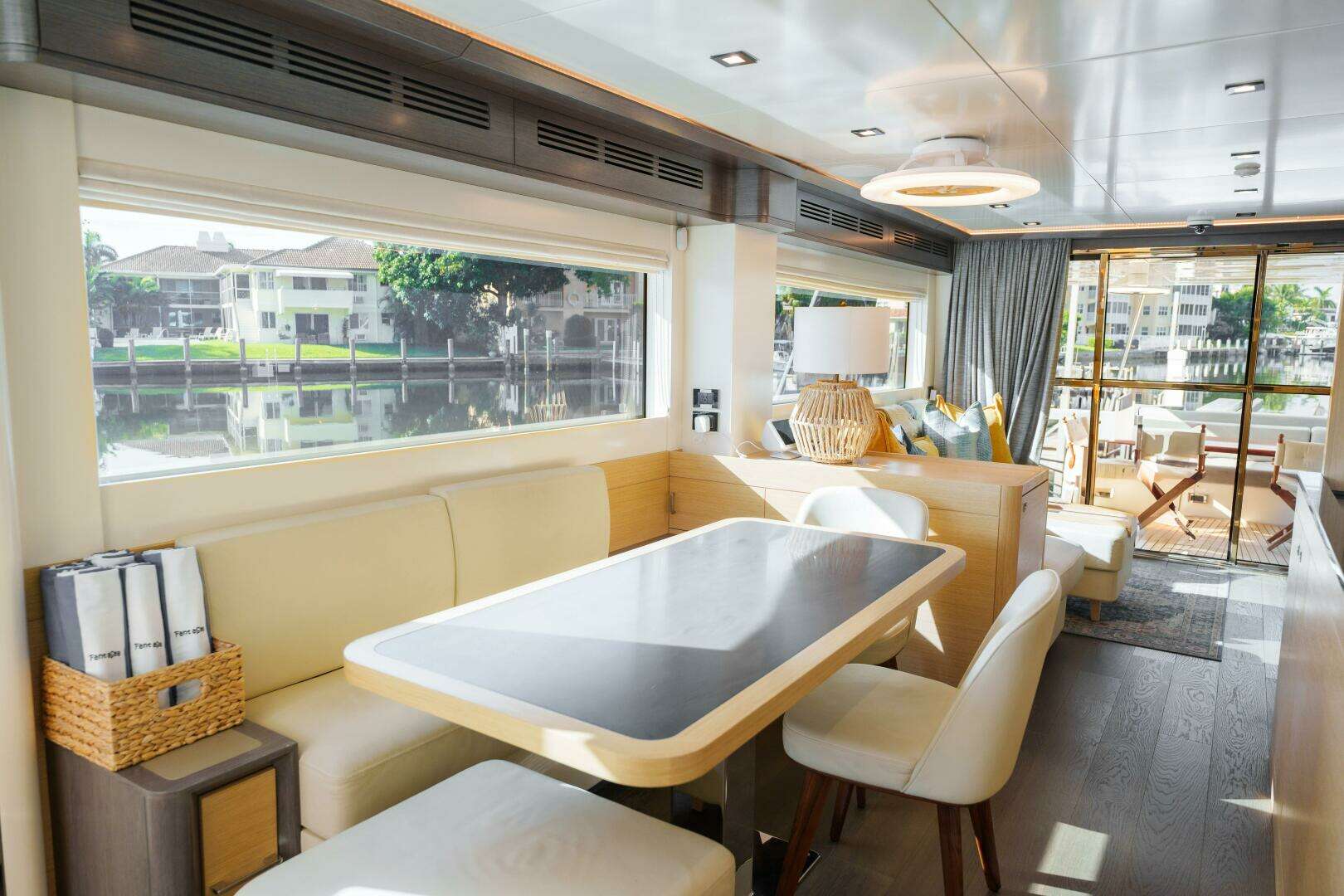 2020 Sirena 64 - Image 11