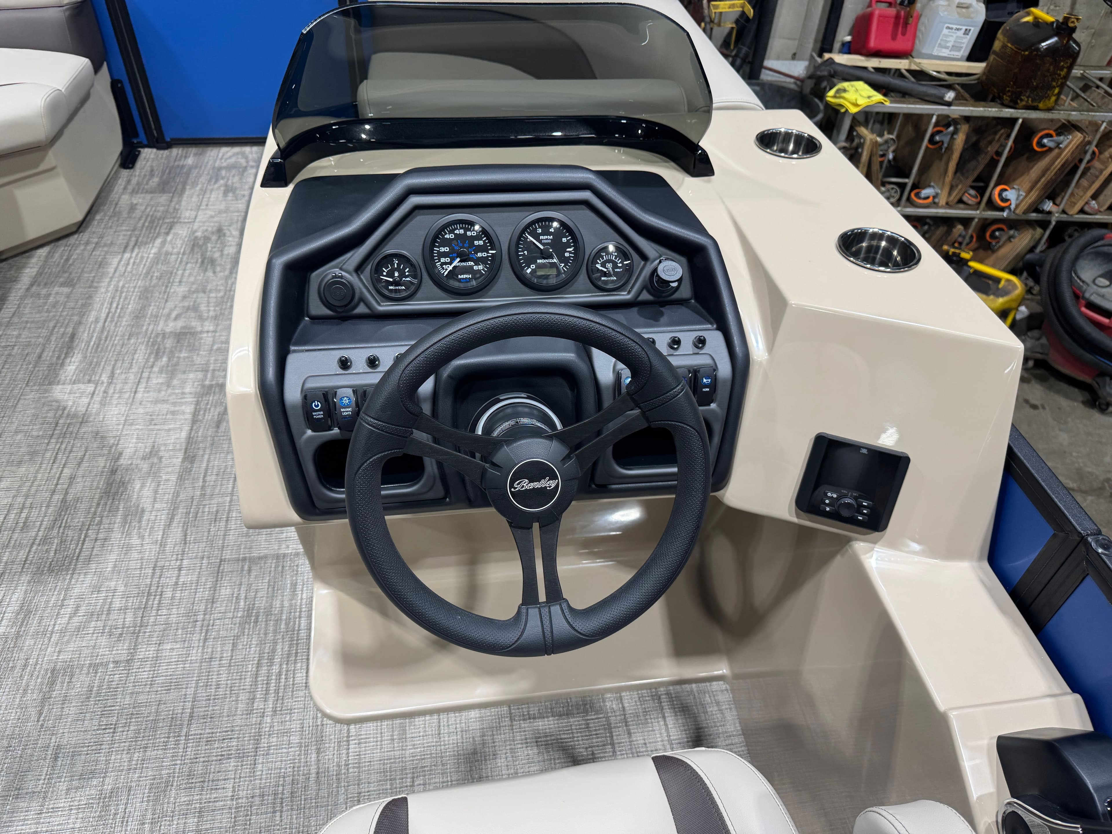 2026 Bentley Pontoons Legacy 220 Navigator Quad Lounge & Honda 4-Stroke EFI - 34