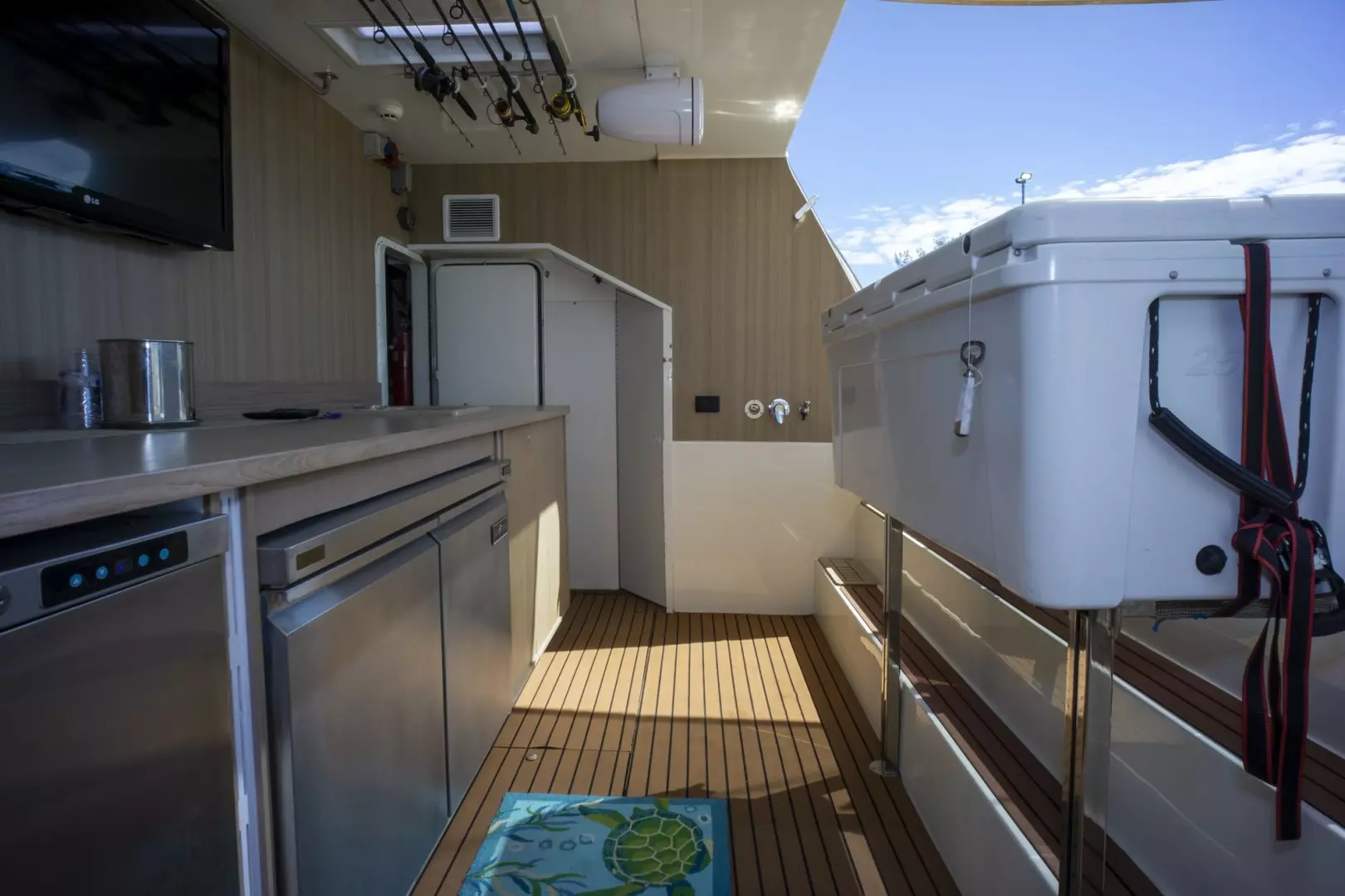2000 Ferretti Yachts Custom Line 94 - Image 53