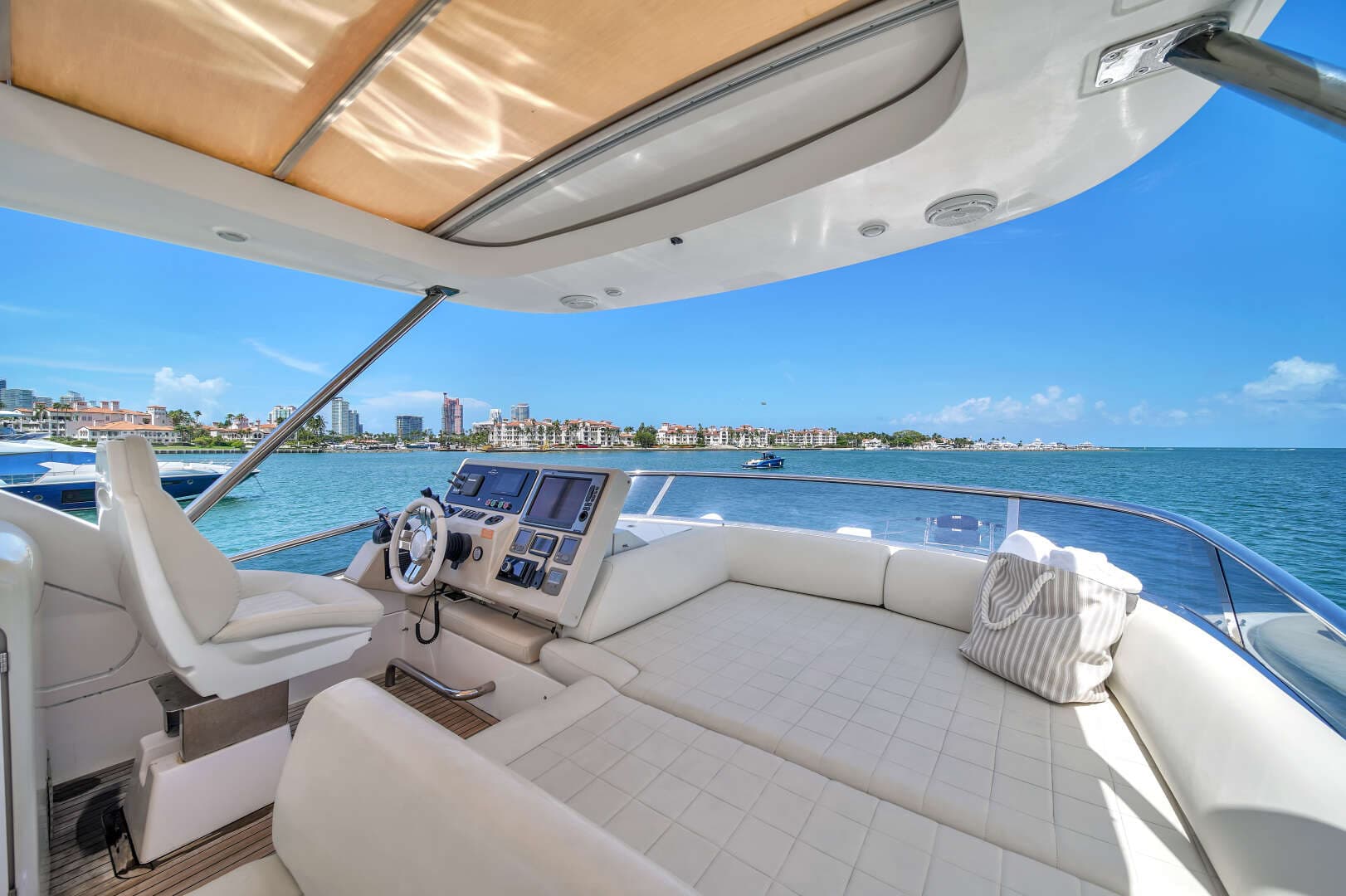 2012 Azimut 64 FLY - Image 41