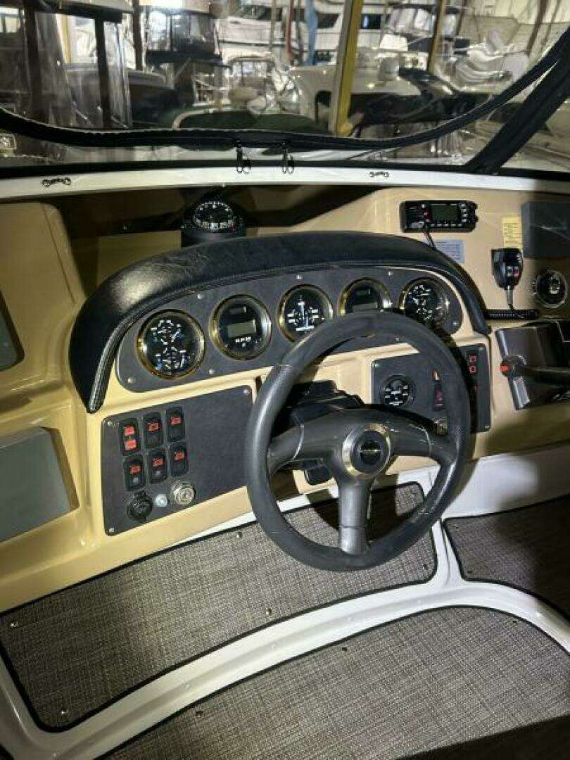 2003 Carver 396 Aft Cabin MY - Image 24