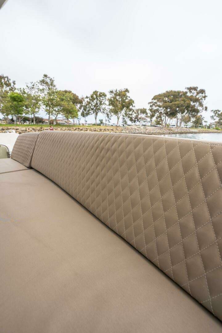 2018 Prestige 560 - Image 24