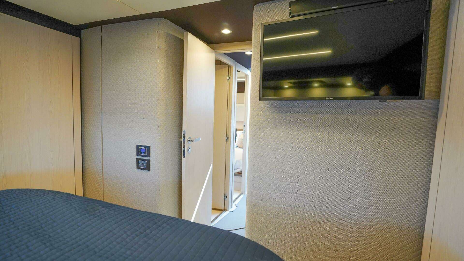 2017 Azimut 66 Flybridge - Image 42