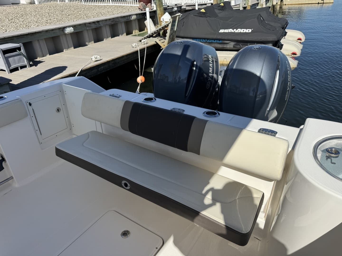 2020 Robalo R272 Center Console - Image 9