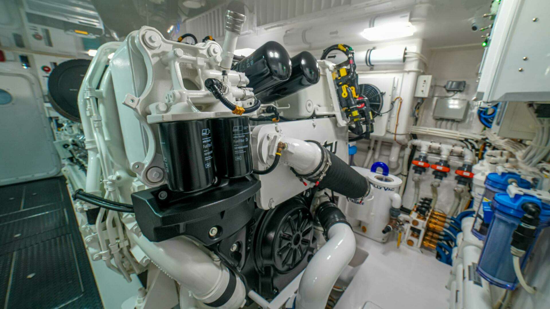 2023 Viking 72 Convertible - Image 112