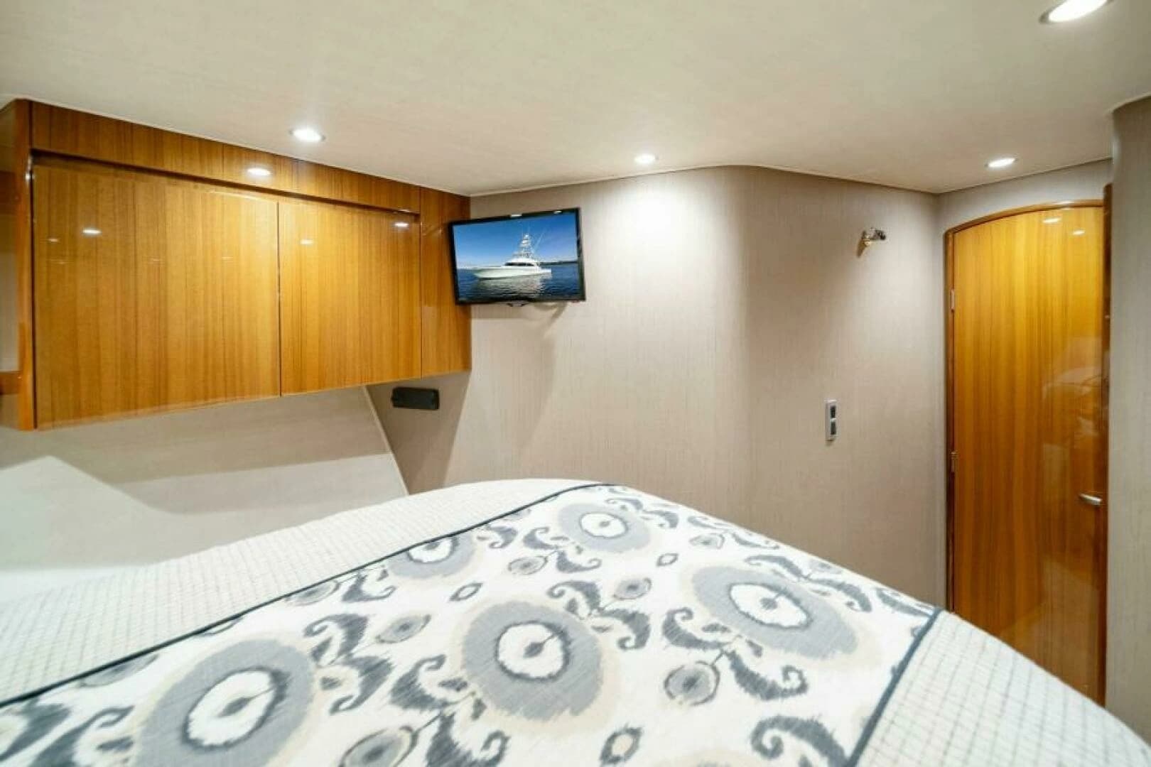 2016 Viking 55 Convertible - Image 18